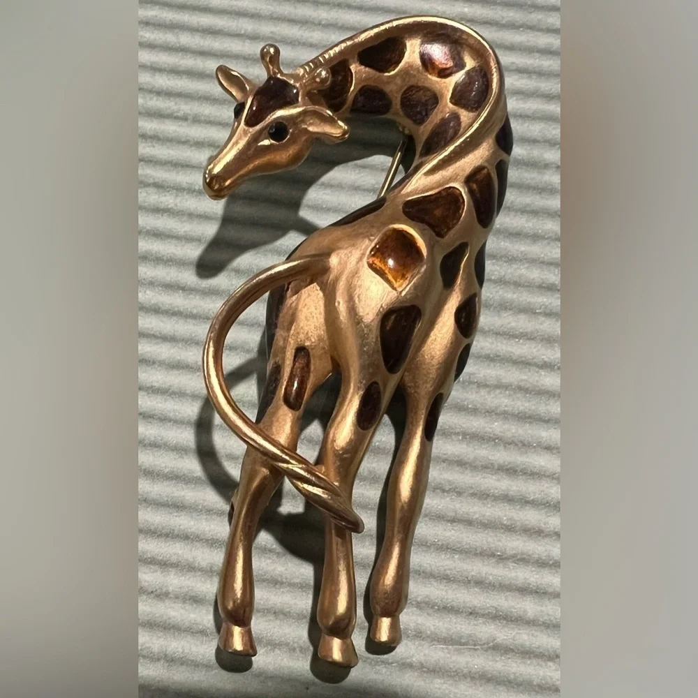 Vtg FERNANDO ORIGINALS Signed FO Gold Tone 3D Enamel GIRAFFE Brooch  80s Retro